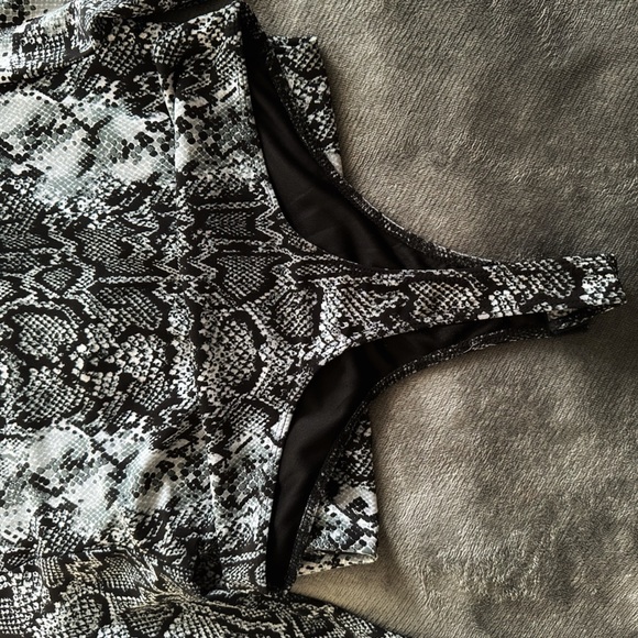 Fashion Nova- Strappy Snakeskin print bodysuit - Picture 9 of 10
